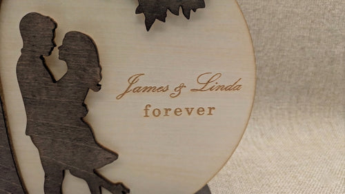 Baum der Liebe – Personalisiertes 3D Holz-Silhouette Display mit Gravur