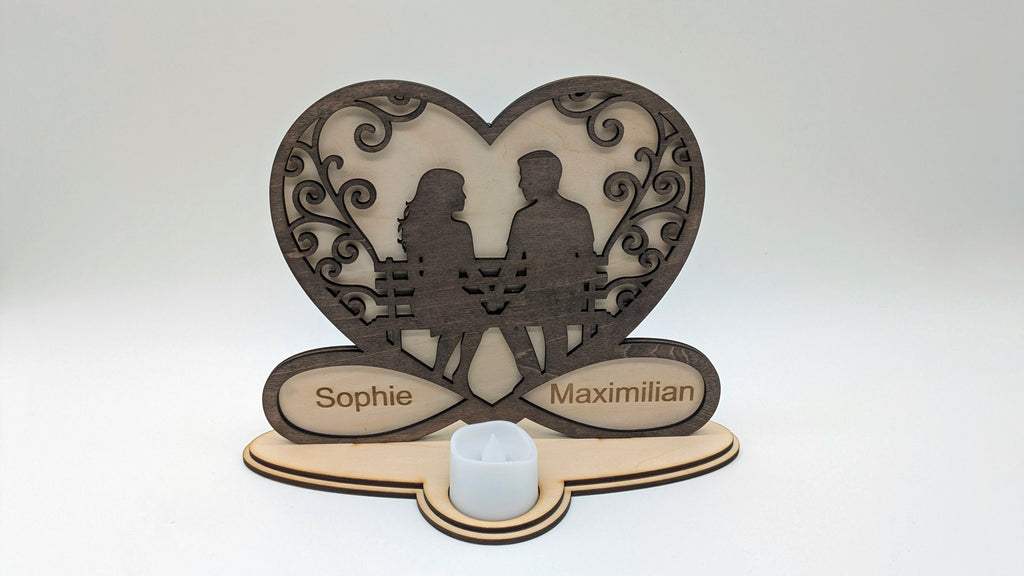 Ewige Verbundenheit: Personalisiertes Holz-Windlicht mit Herz & Namensgravur
