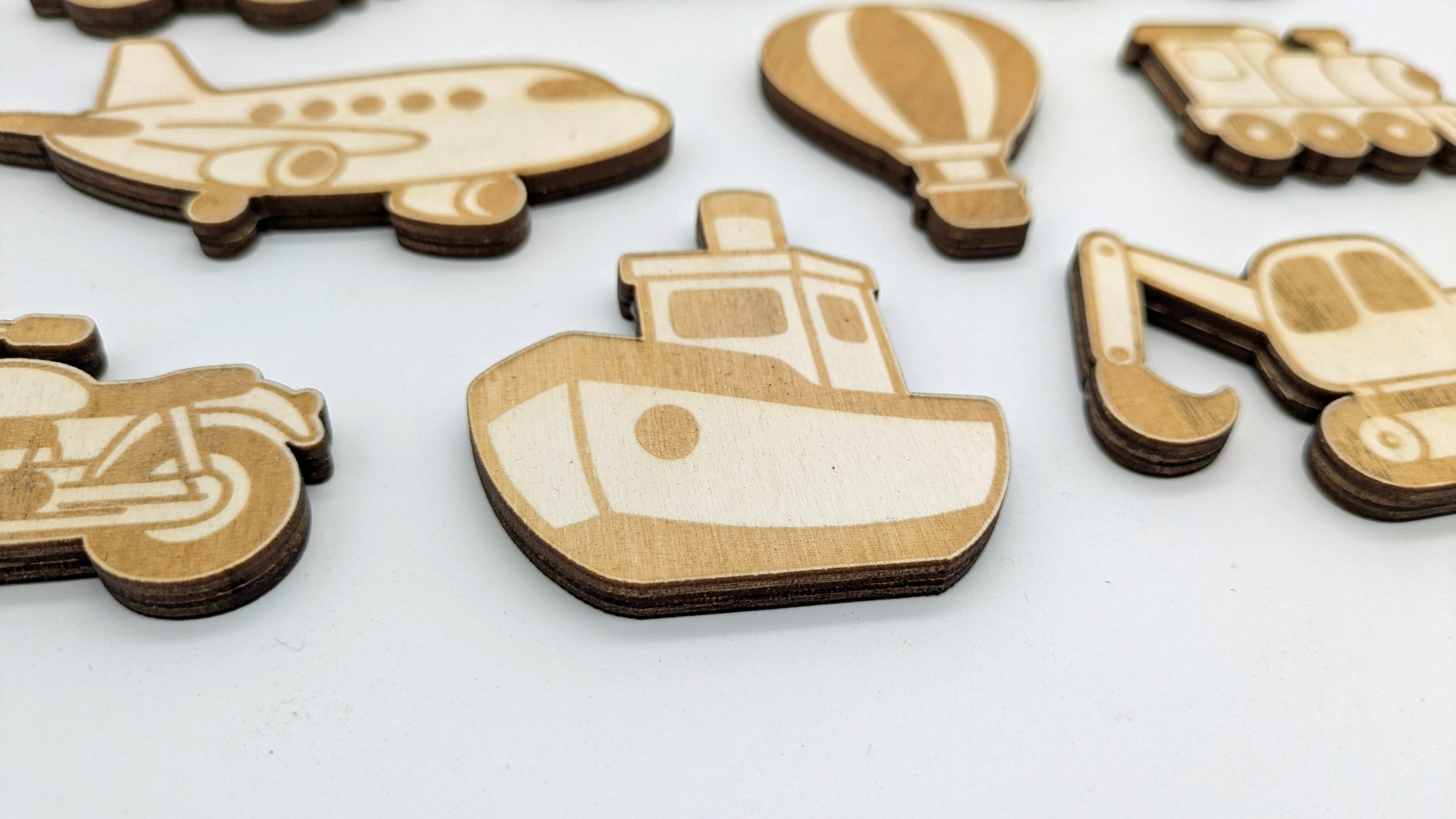 🚜 10er Set Fahrzeug-Magnete – Handgefertigter Fuhrpark aus Holz