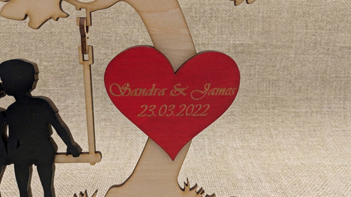 Herzensschaukel 1 – Personalisiertes 3D-Holzdisplay mit beweglichen Elementen & Gravur